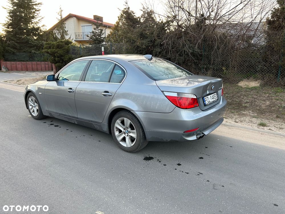 BMW Seria 5 520i - 4