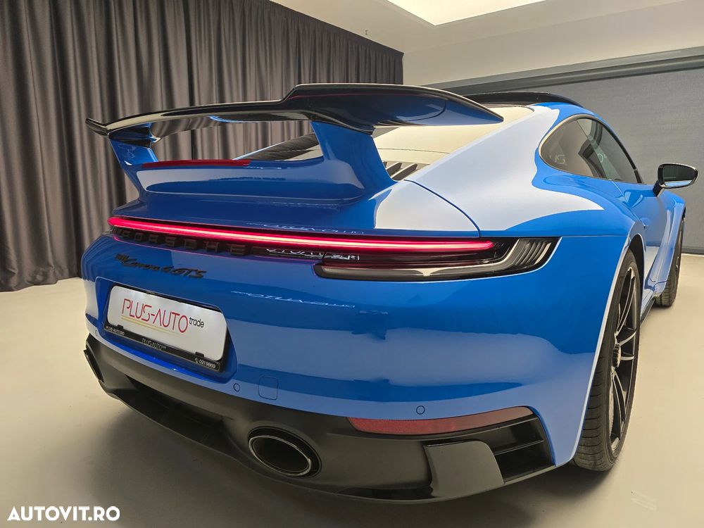 Porsche 911 4 GTS PDK - 11