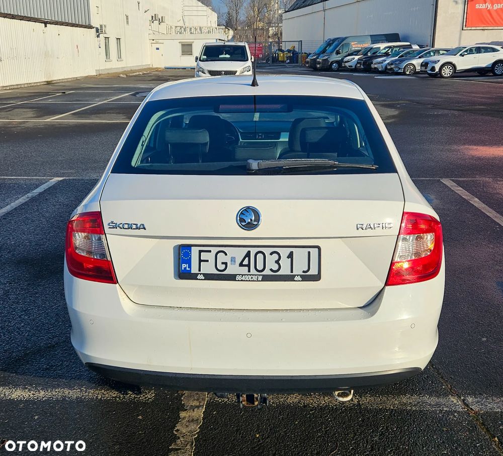 Skoda RAPID 1.6 TDI DPF Ambition - 12