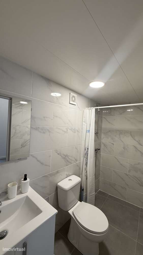 Estúdio Duplex Moderno em Almada - Grande imagem: 4/7