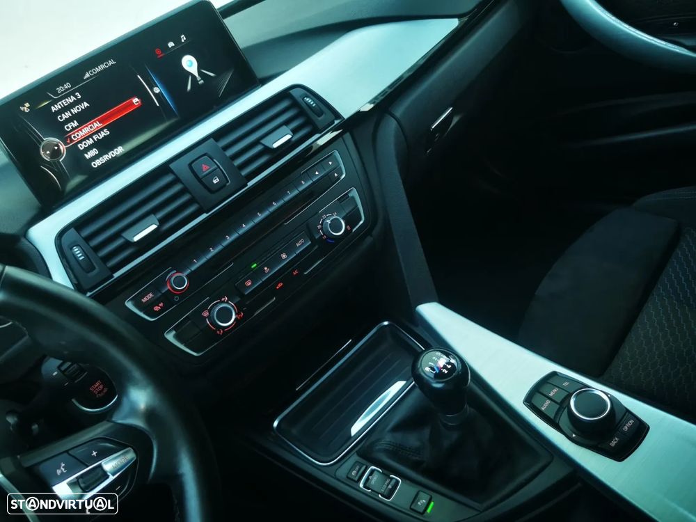 BMW 318 d Pack M - 16