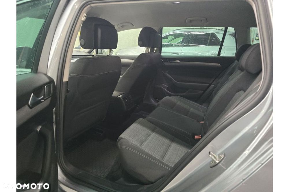 Volkswagen Passat - 7