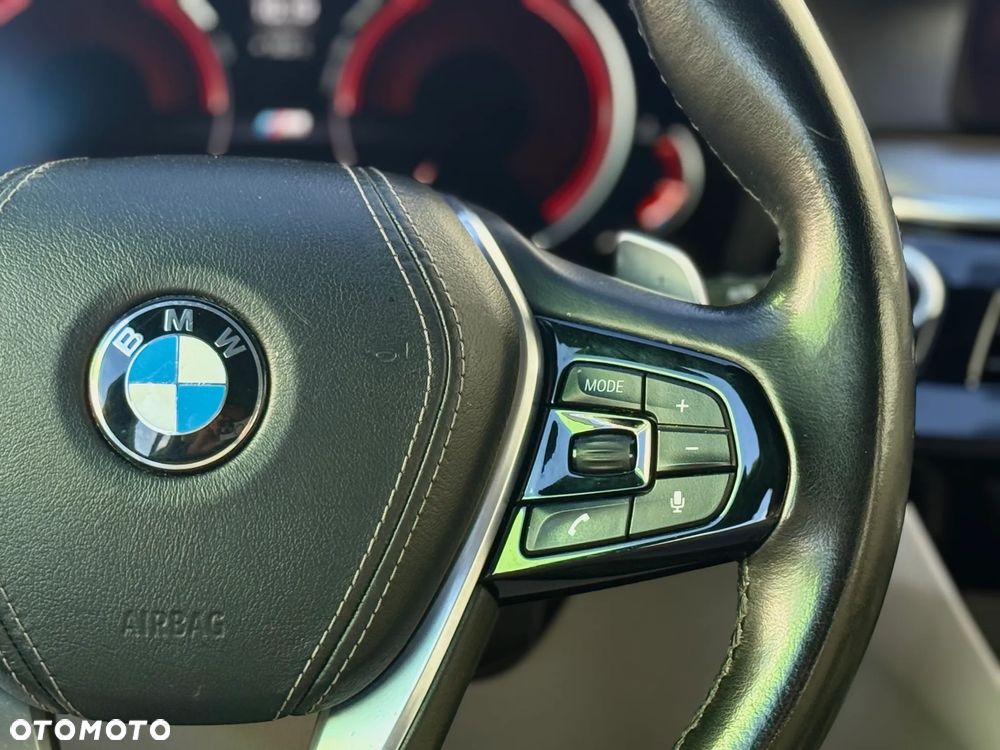 BMW Seria 5 520d xDrive M Sport sport - 23