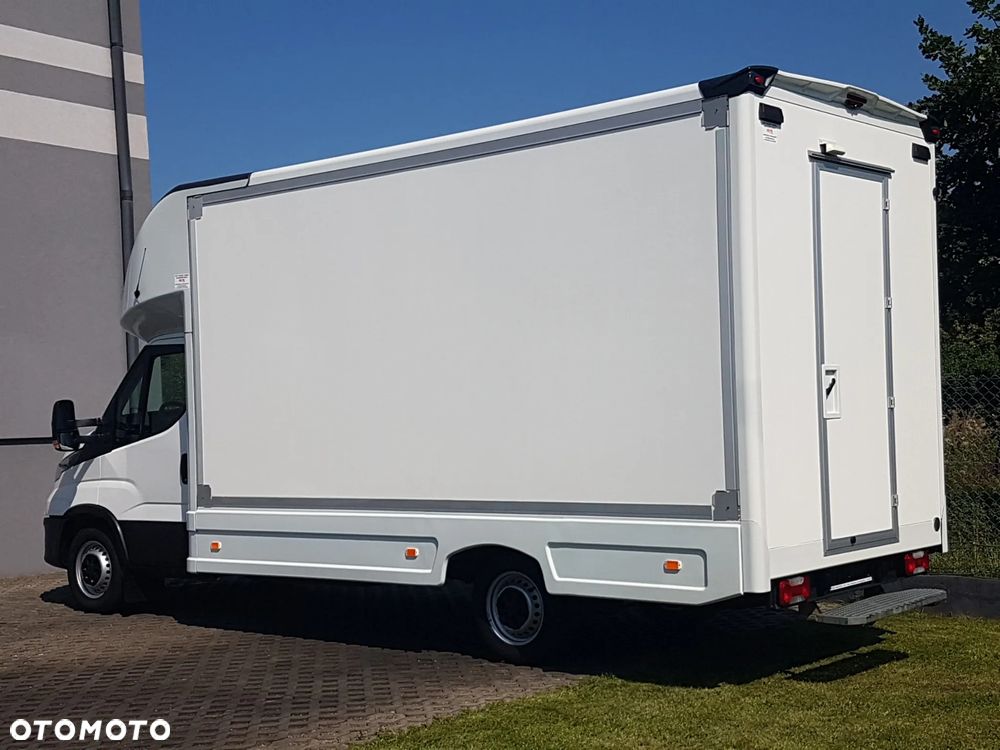 Iveco DAILY KONTENER NISKOPODŁOGOWY 4,43x2,23x2,42 SKLEP BAR KAMPER FOODTRUCK KLIMA KONIOWÓZ - 3
