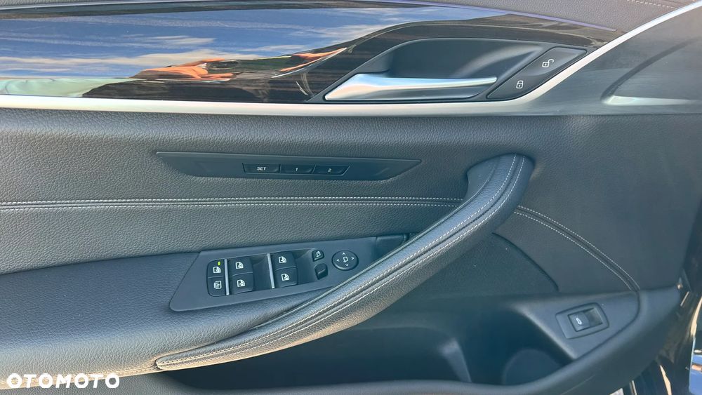BMW Seria 5 530i Luxury Line - 16