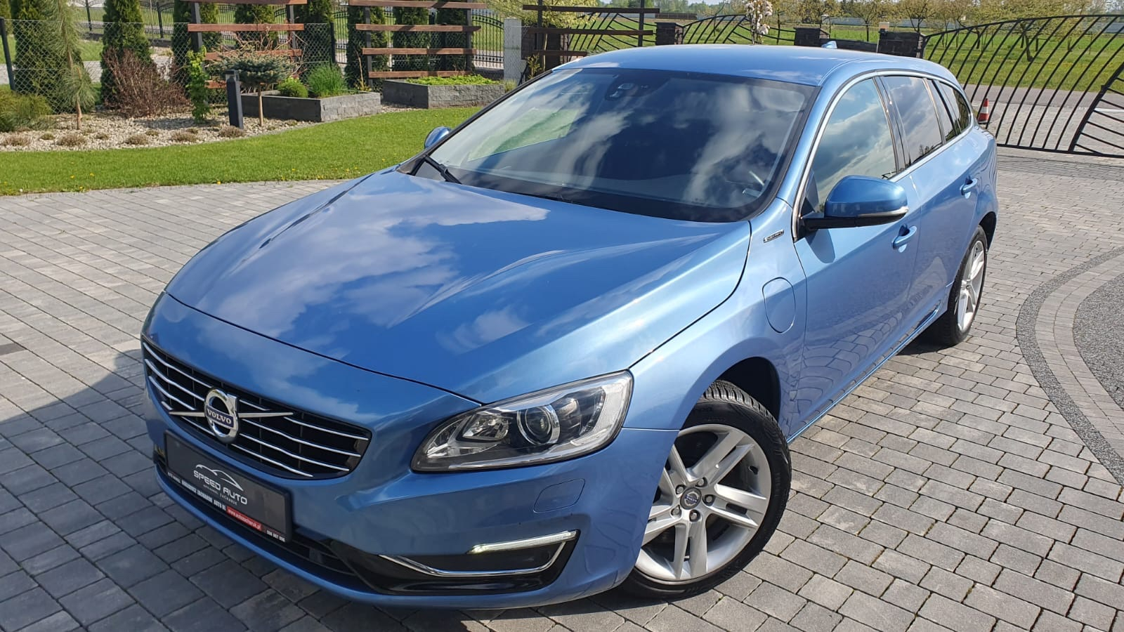 Volvo V60 D6 AWD Plug-in Hybrid Summum - 14