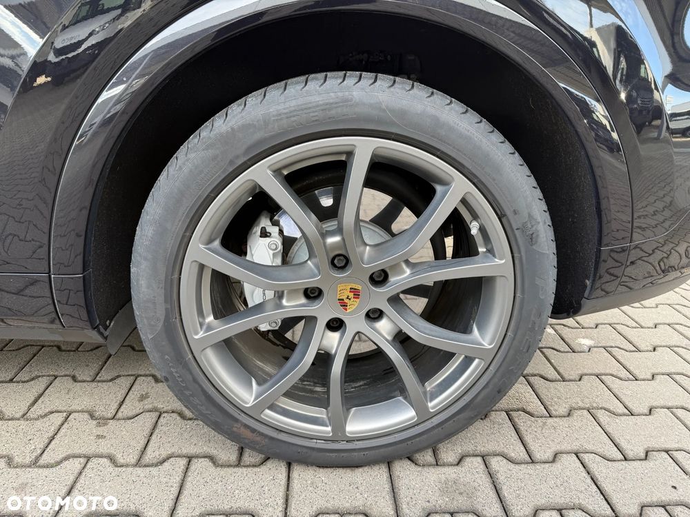 Porsche Cayenne Turbo - 20