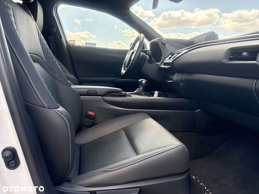Lexus UX 250h GPF F Impression 2WD - 9