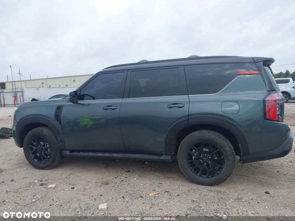 Nissan Armada - 2