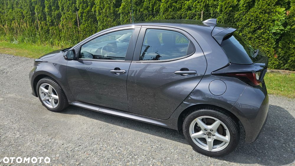 Mazda 2 Hybrid - 13
