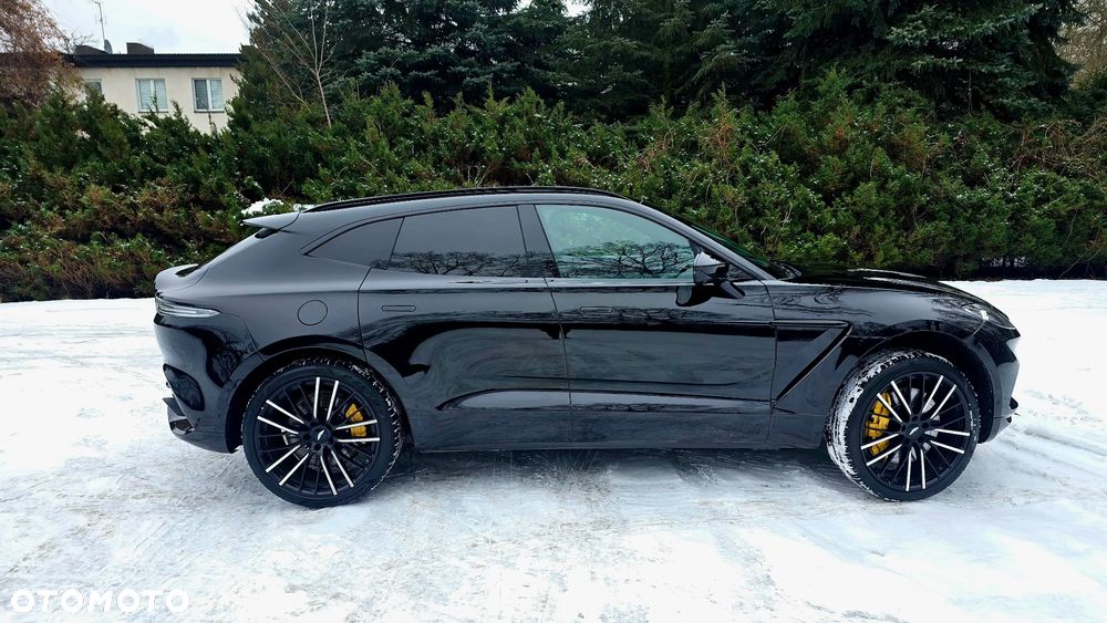 Aston Martin DBX - 3