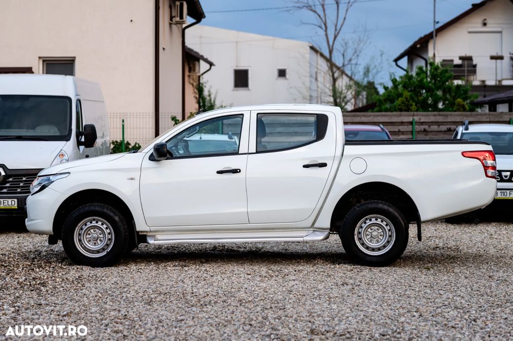 Mitsubishi L200 Double Cab M/T Intense - 12