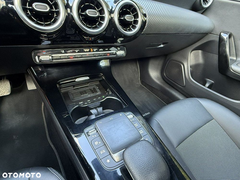 Mercedes-Benz CLA - 22