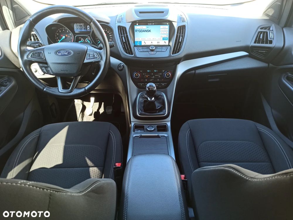 Ford Kuga - 32
