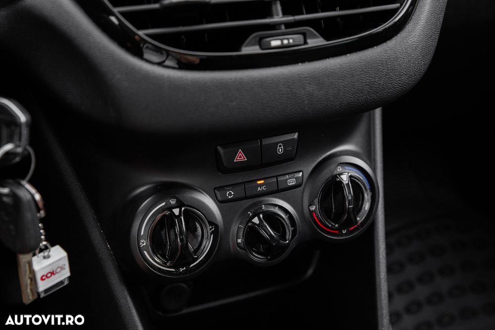 Peugeot 208 1.0 L PureTech Active - 12