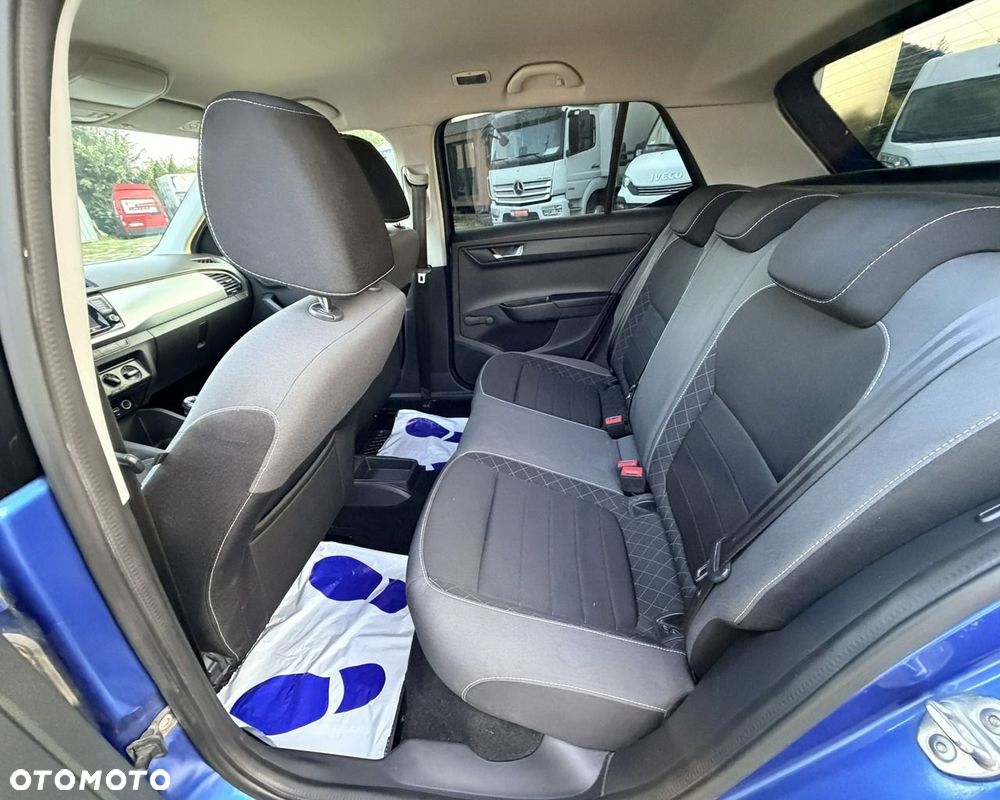 Skoda Fabia 1.0 MPI Style - 22