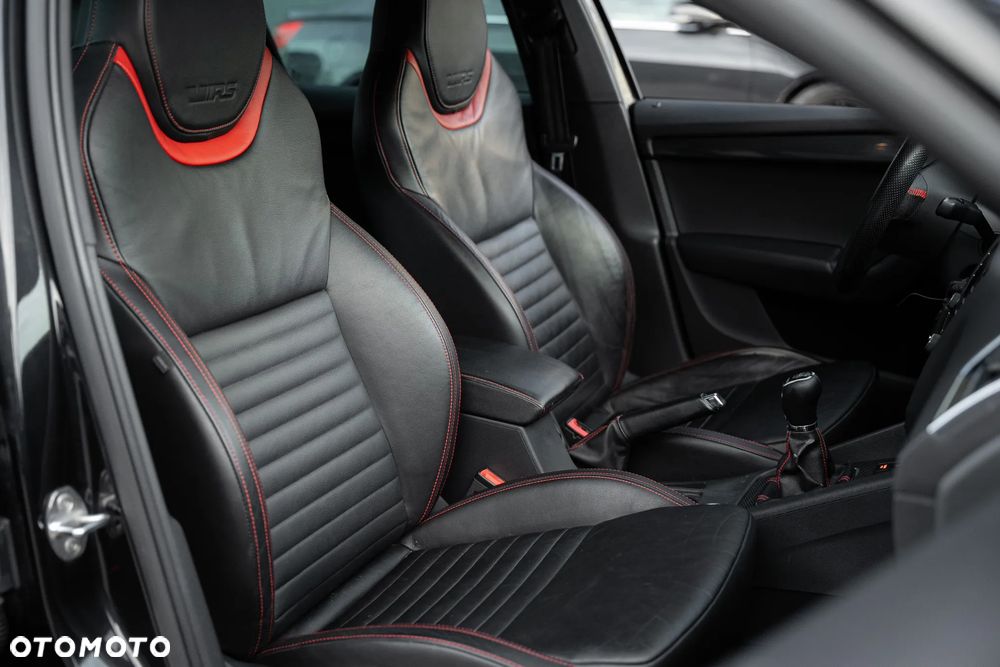 Skoda Octavia 2.0 TSI RS - 17