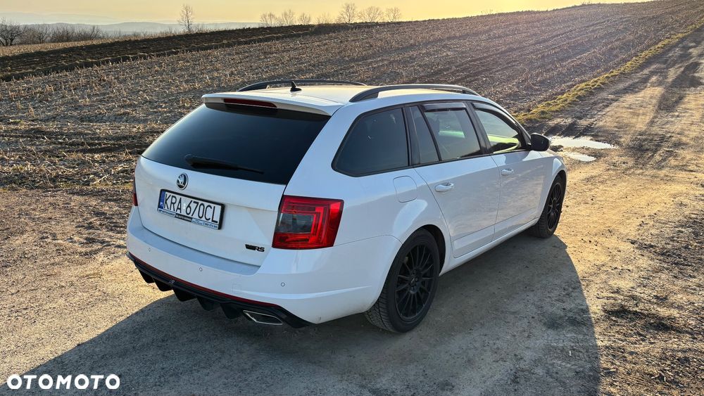 Skoda Octavia 2.0 TDI RS DSG - 5