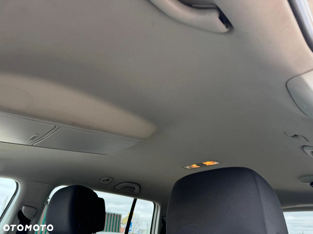 Volkswagen Touran 1.6 TDI DPF Comfortline DSG - 14