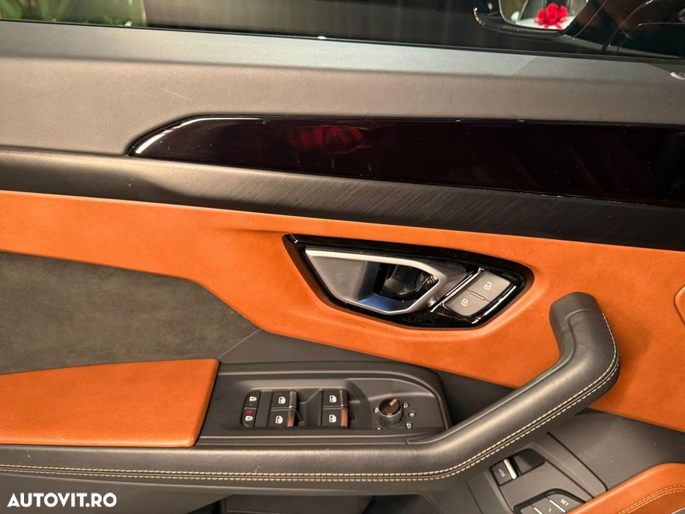 Lamborghini URUS - 15