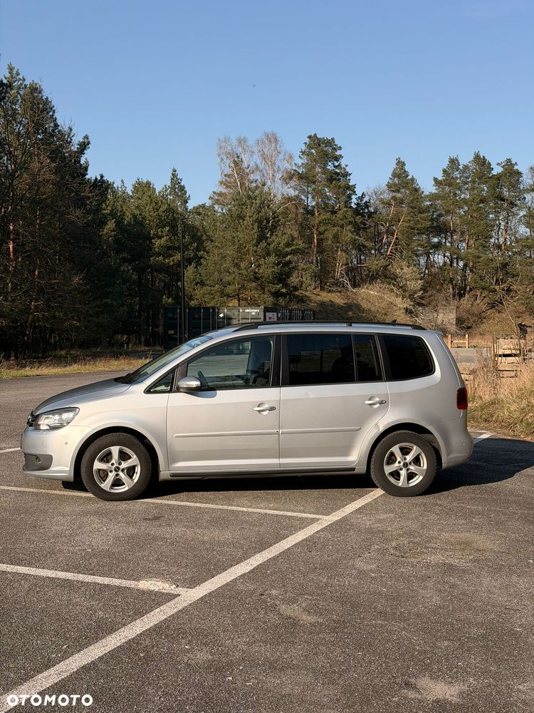 Volkswagen Touran 1.6 TDI DPF Comfortline DSG - 4