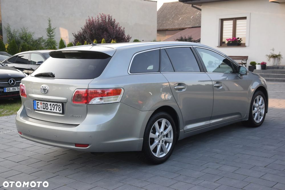 Toyota Avensis - 6