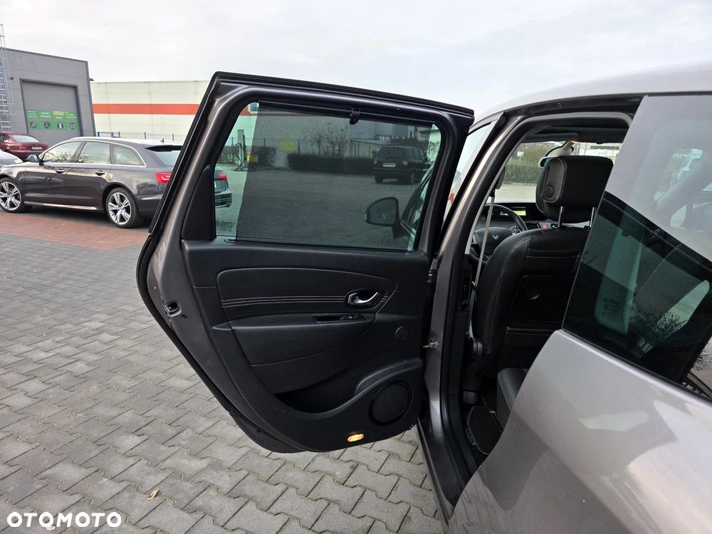 Renault Grand Scenic 2.0 16V 140 CVT Bose Edition - 9