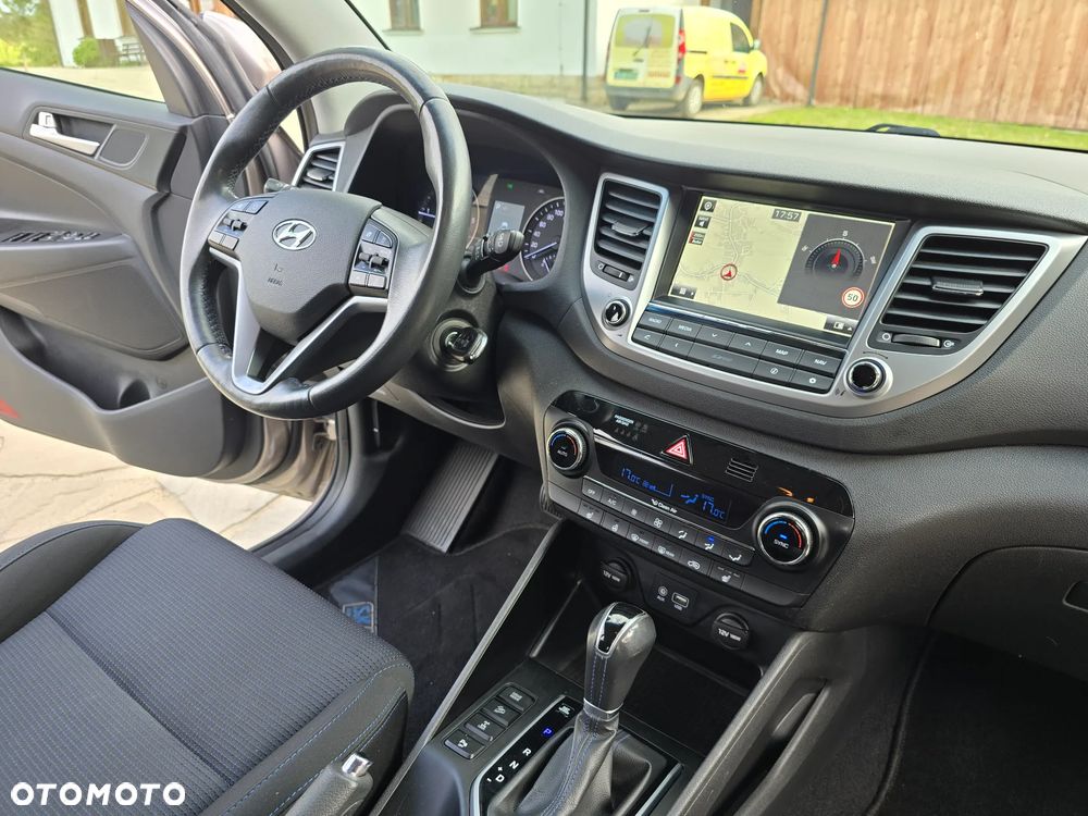 Hyundai Tucson 2.0 CRDi 4WD Automatik Style - 26