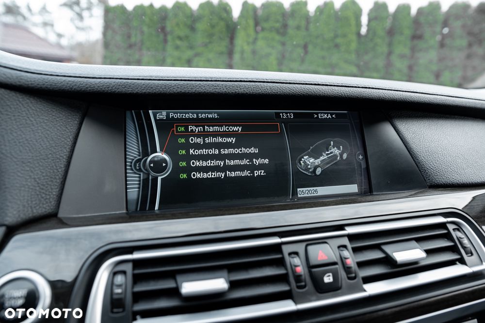 BMW Seria 7 750i xDrive - 34