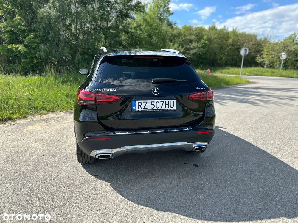 Mercedes-Benz GLA - 3