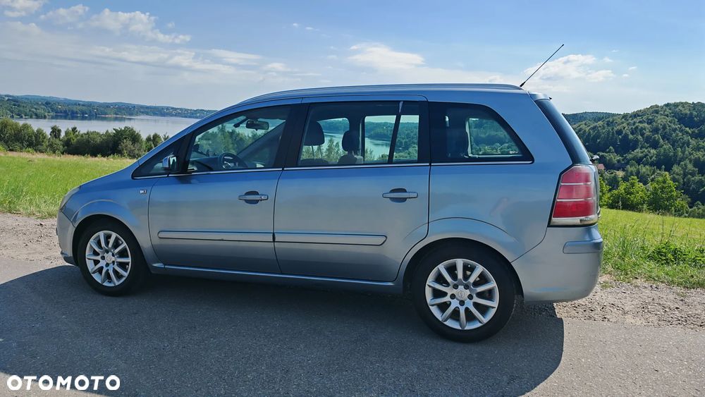 Opel Zafira 2005 photo 2
