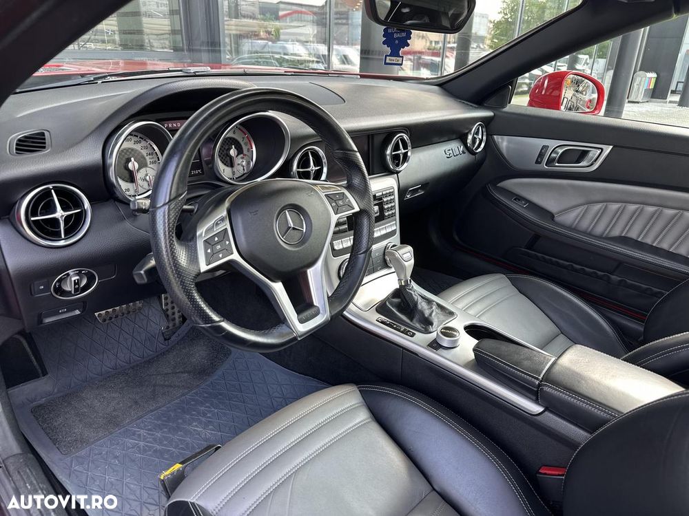 Mercedes-Benz SLK 200 (BlueEFFICIENCY) 7G-TRONIC - 9