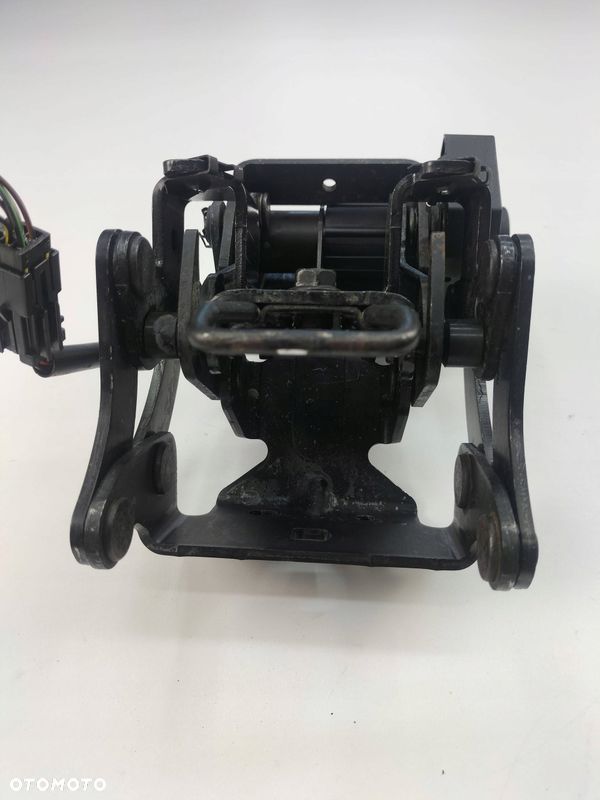 ZAMEK KLAPY TYLNEJ OPEL ASTRA H - 2