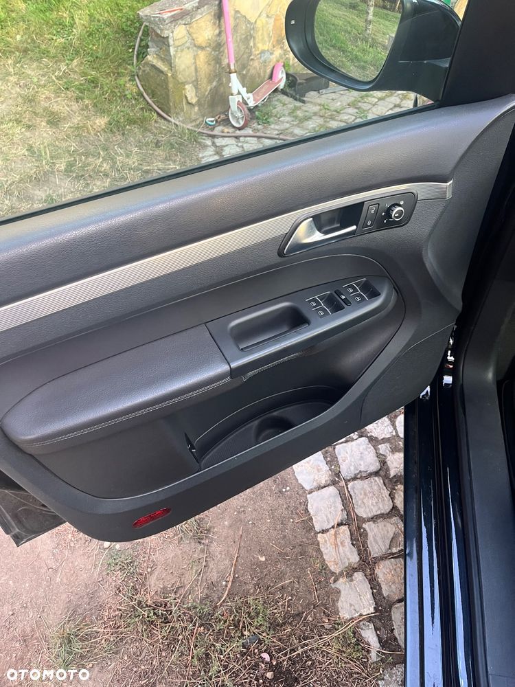 Volkswagen Touran 1.2 TSI BlueMotion Technology Highline - 22