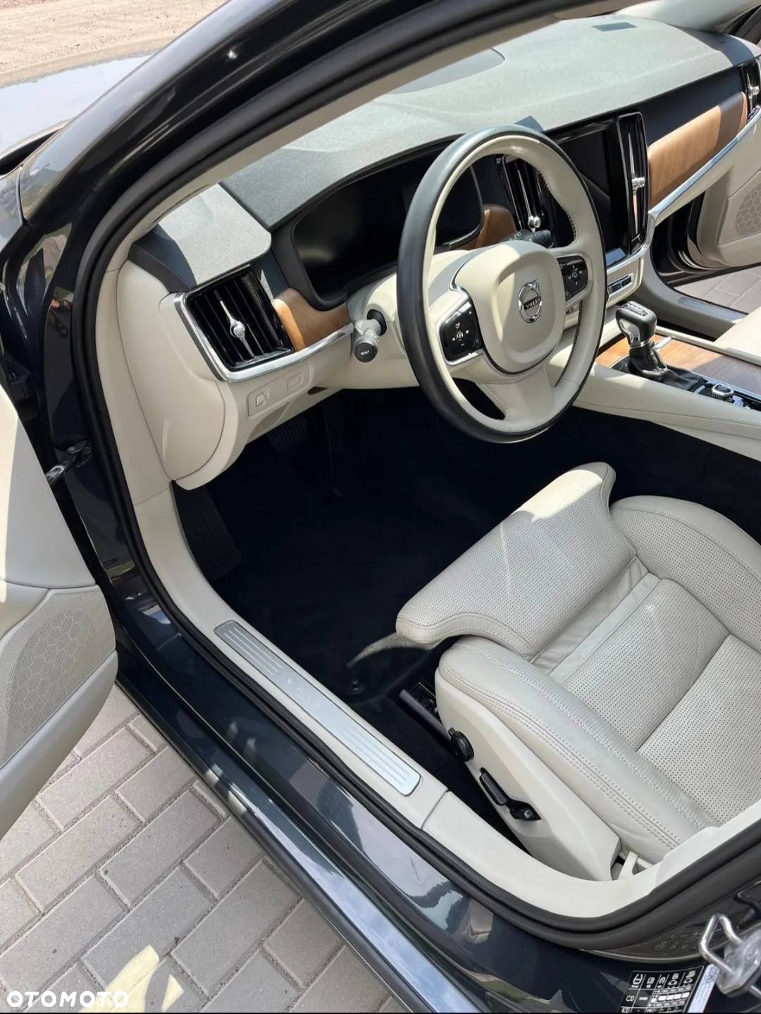 Volvo V90 D4 Inscription - 9