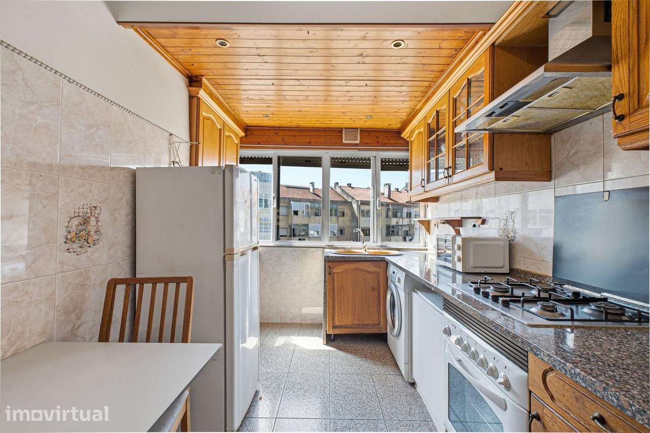 Apartamento T2 em Queluz, junto à Estação de Comboios - Grande imagem: 3/31