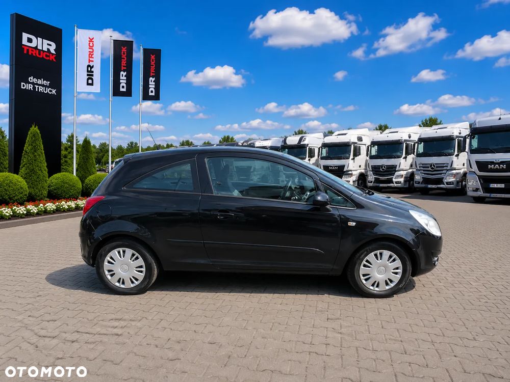 Opel Corsa 1.2 16V Cosmo - 4