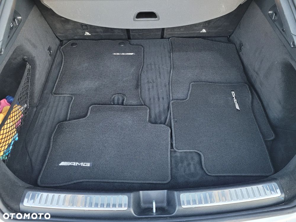 Mercedes-Benz GLC - 11