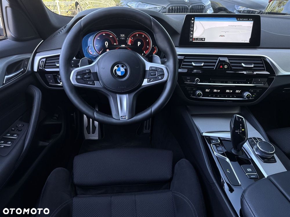 BMW Seria 5 520d xDrive - 9