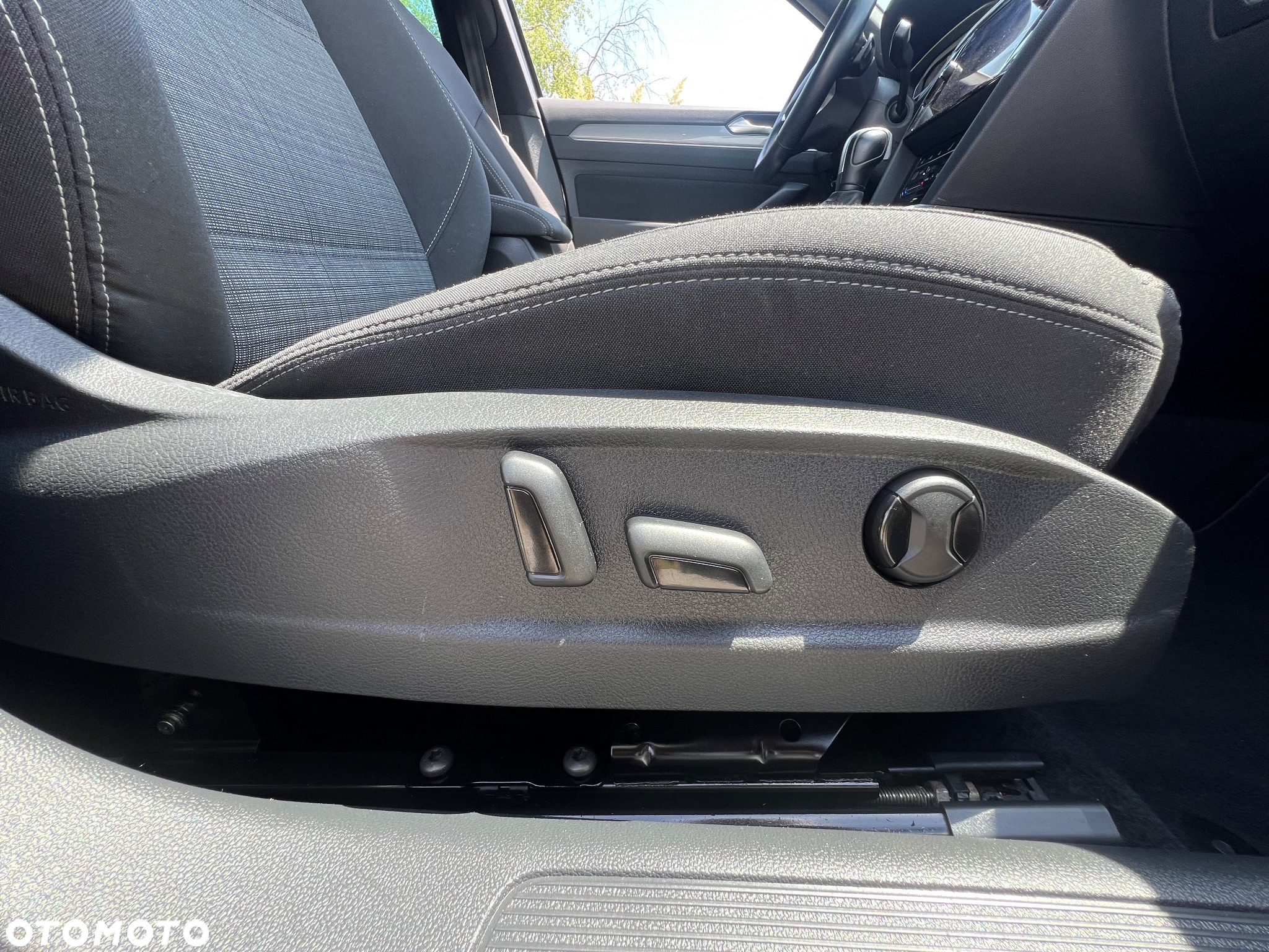Volkswagen Passat 2.0 TDI Elegance DSG - 37