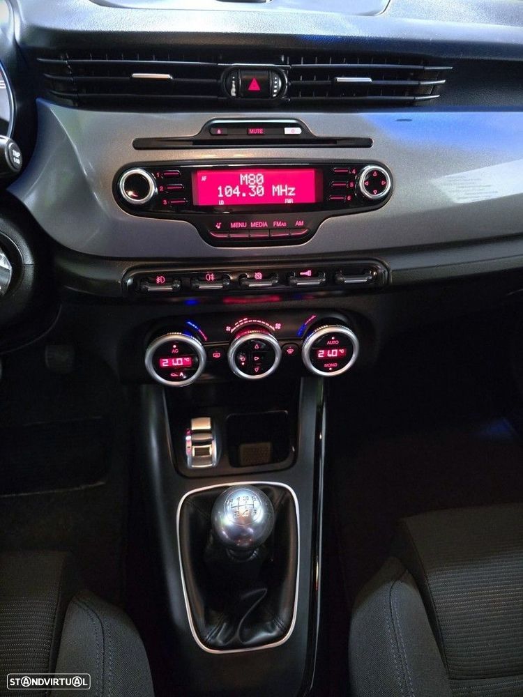 Alfa Romeo Giulietta 1.6 JTDM Distinctive - 23