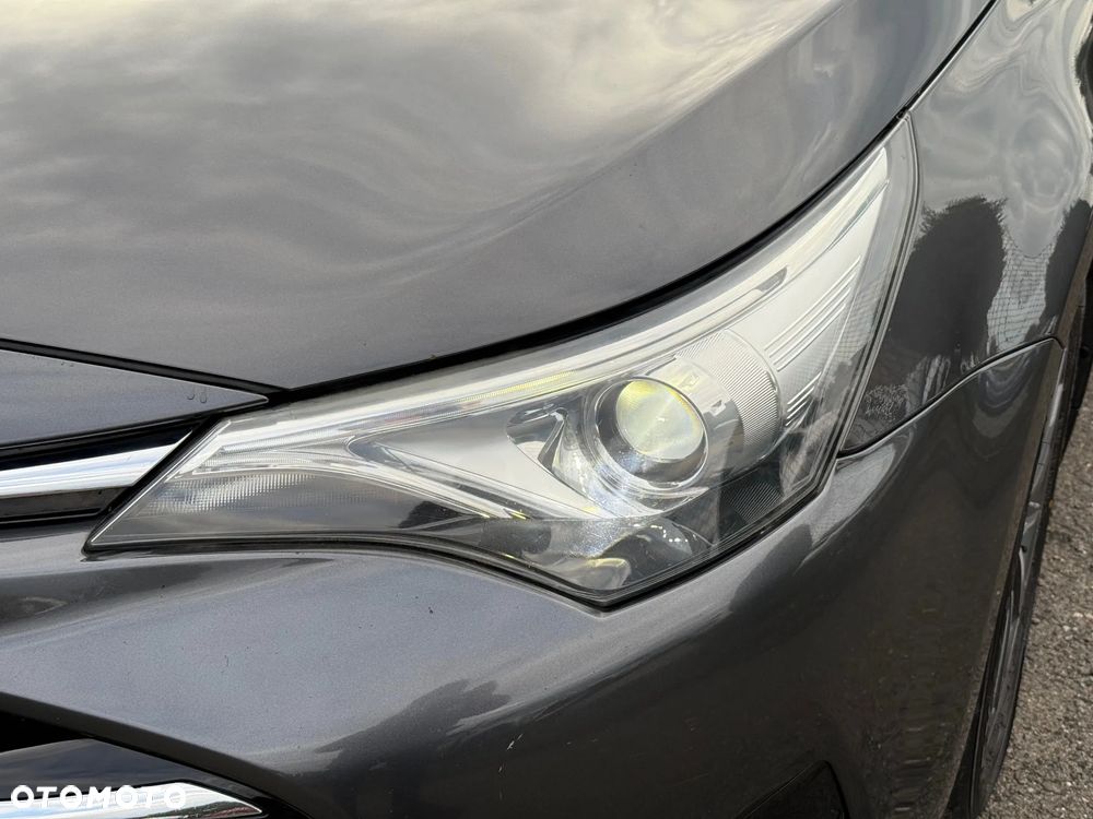 Toyota Avensis 2.0 D-4D Premium - 24