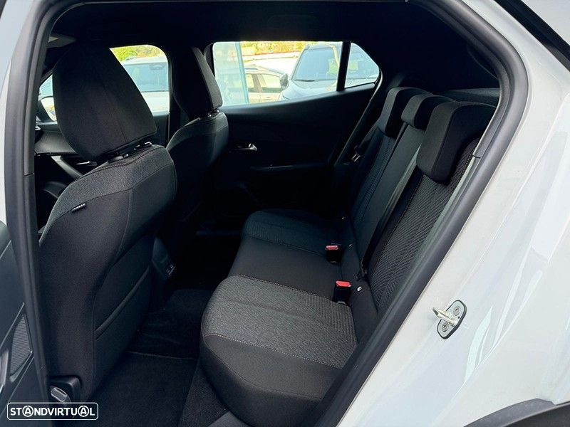 Peugeot e-2008 54 kWh Style - 8