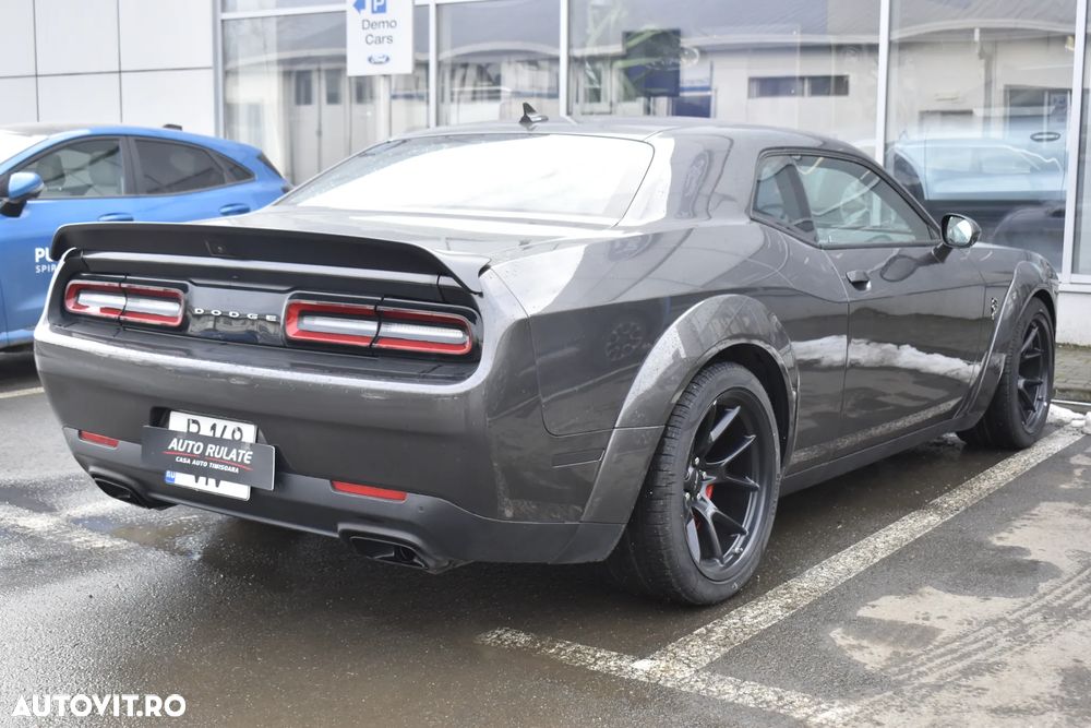Dodge Challenger - 7