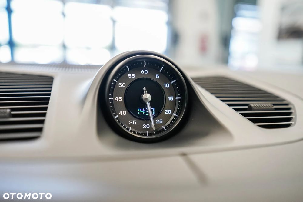 Porsche Cayenne Turbo E-Hybrid PHEV - 24