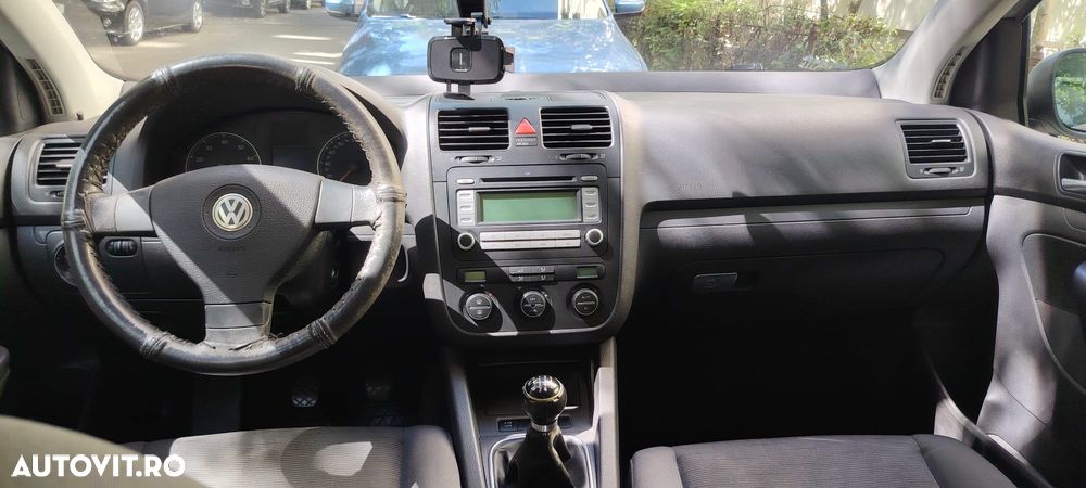 Volkswagen Golf - 11