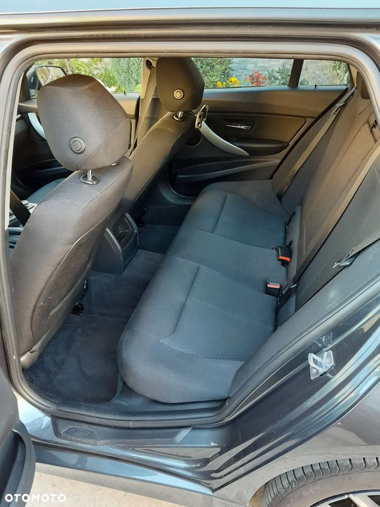 BMW Seria 3 320d - 17