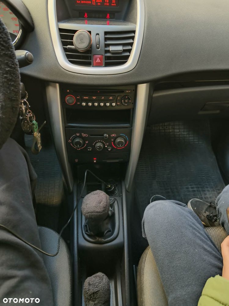 Peugeot 207 1.4 Trendy - 8
