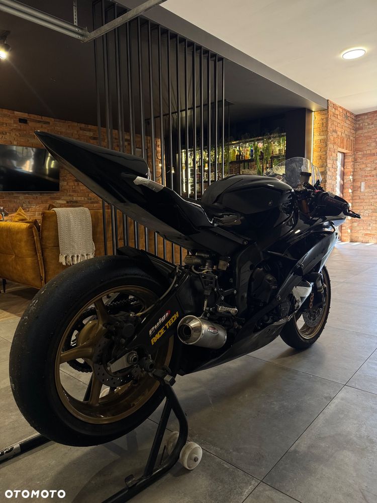 Yamaha R6 - 8