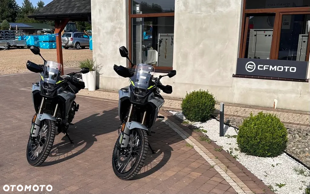 CFMoto MT - 18